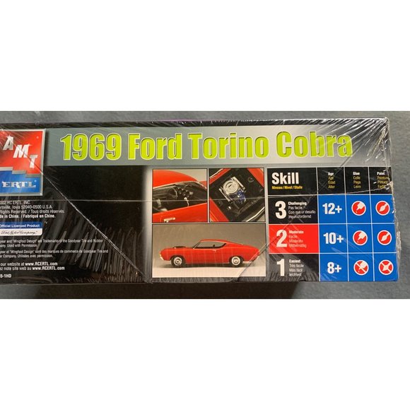 AMT 1969 Ford Torino Cobra 1:25 Model Kit #31745 New Sealed‎ - Picture 4 of 6